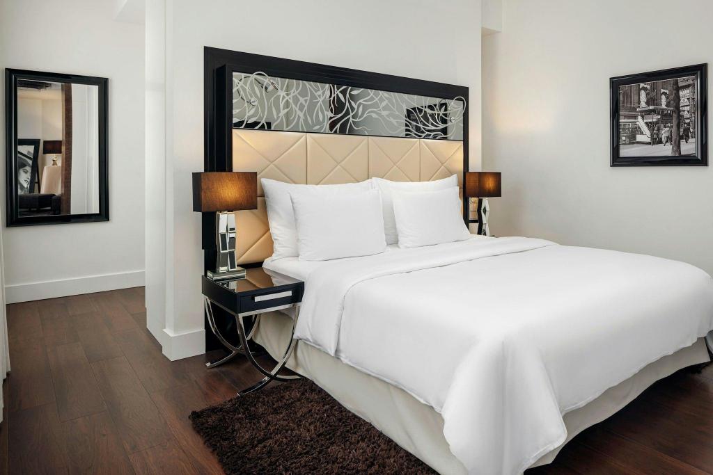 1 Bedroom, Suite, King Bed, Sauna