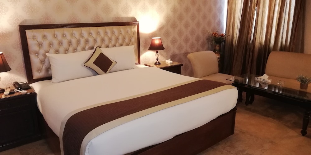 Shalimar Tower Hotel Lahore 30/50