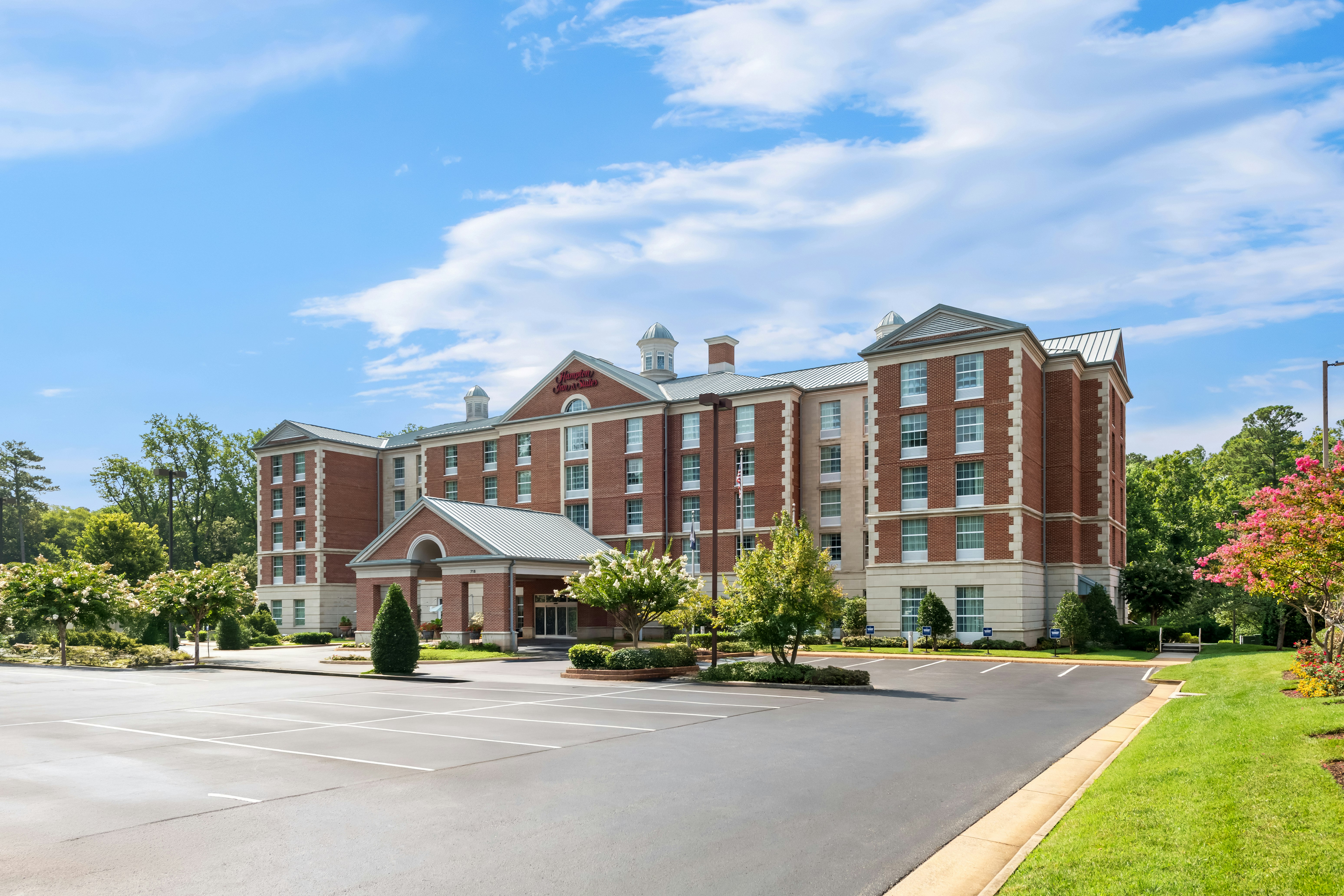 Hampton Inn And Suites Williamsburg Central 54/56