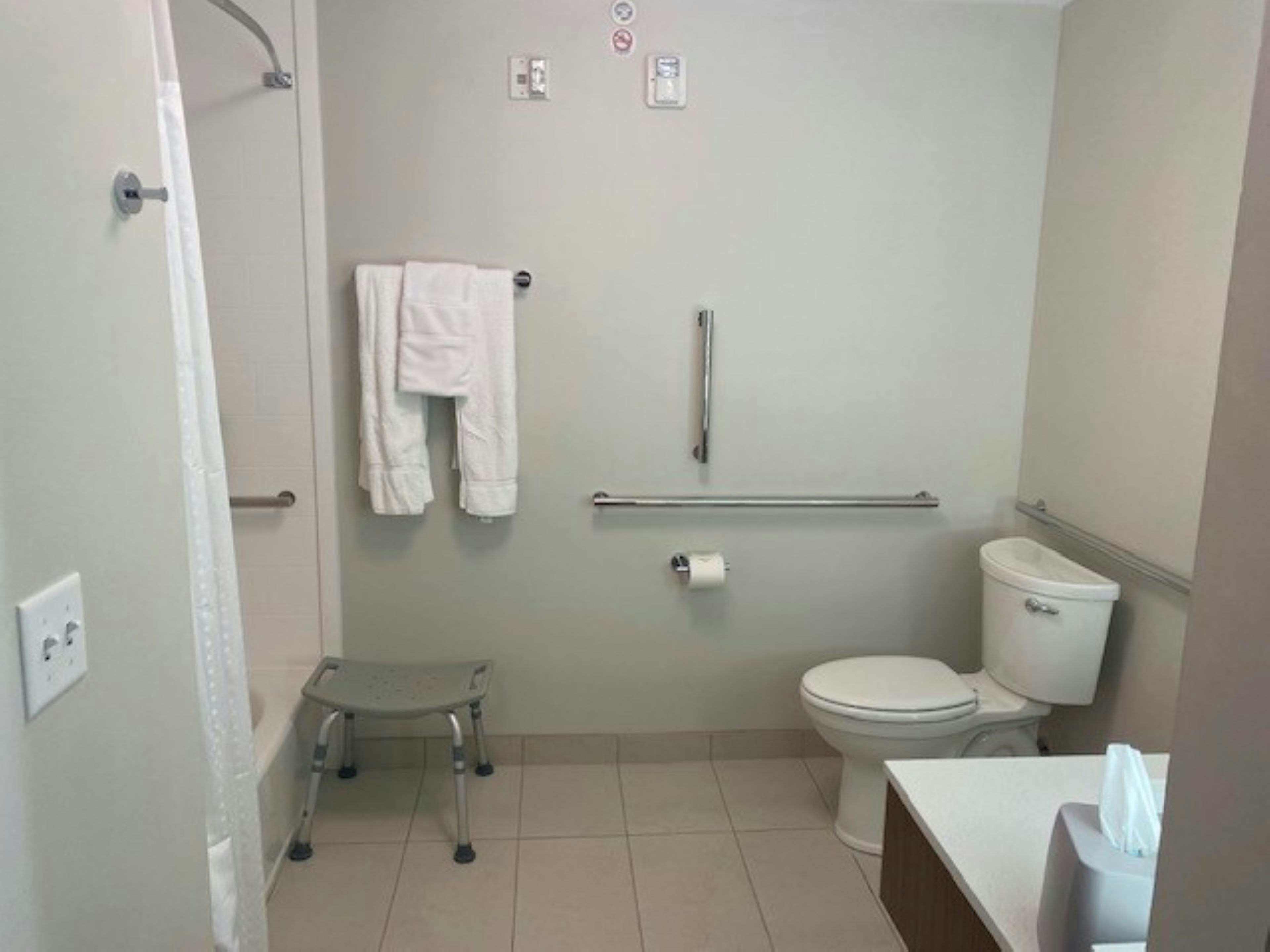 Holiday Inn Express and Suites Warrensburg North 58/58