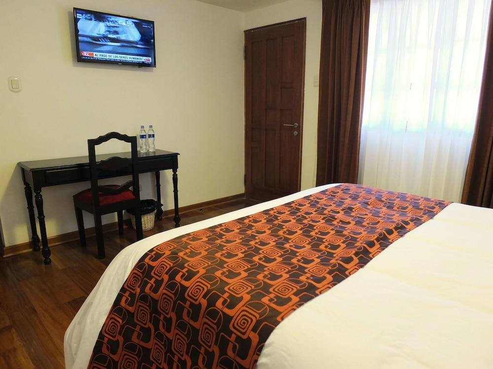ILLA HOTEL 11/74