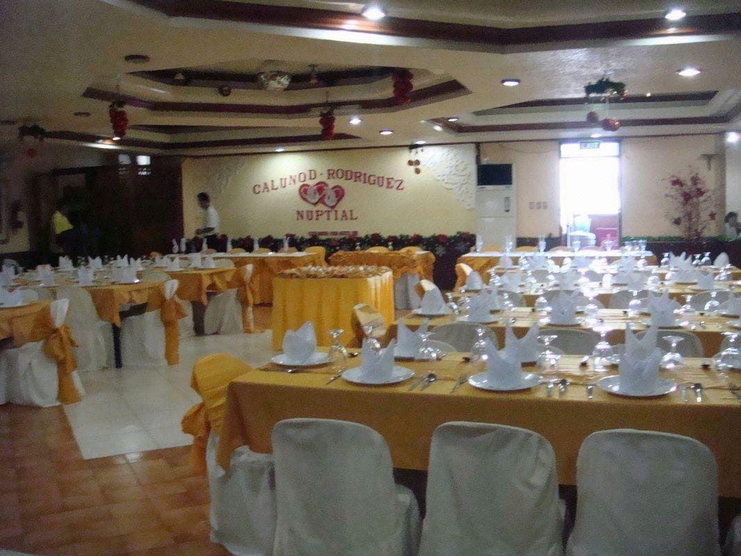 Plaza Maria Luisa Suites Inn 30/38