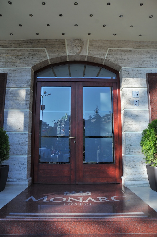 Monarc Hotel 36/58