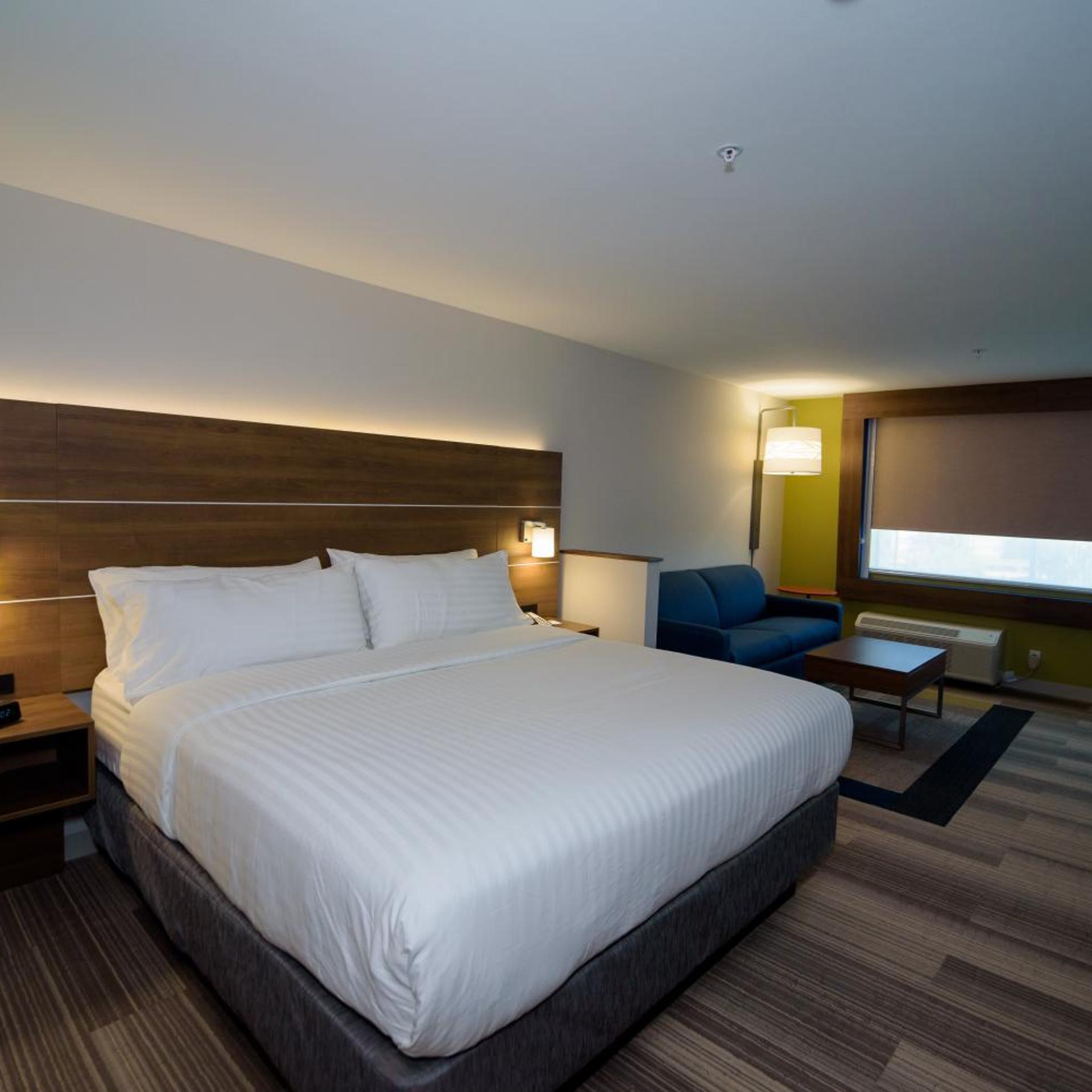 Xtra Space, Standard, King Bed