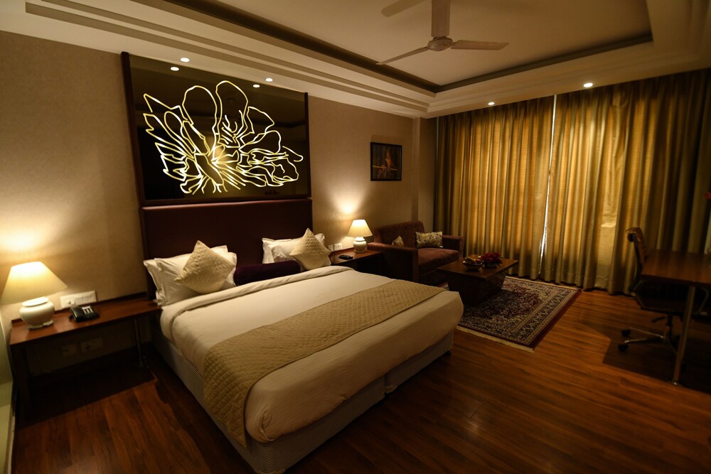 Stardom Hotels & Resort 25/48