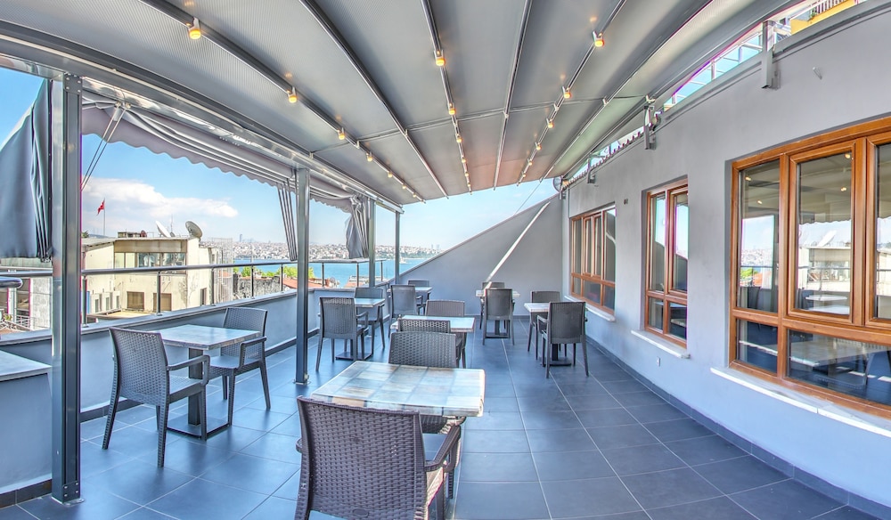 Cihangir Palace Hotel 57/69