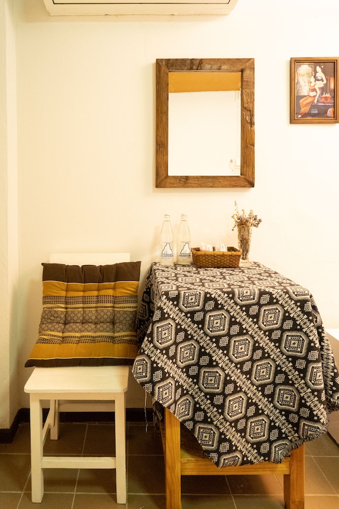 Past Tense Hostel 13/50