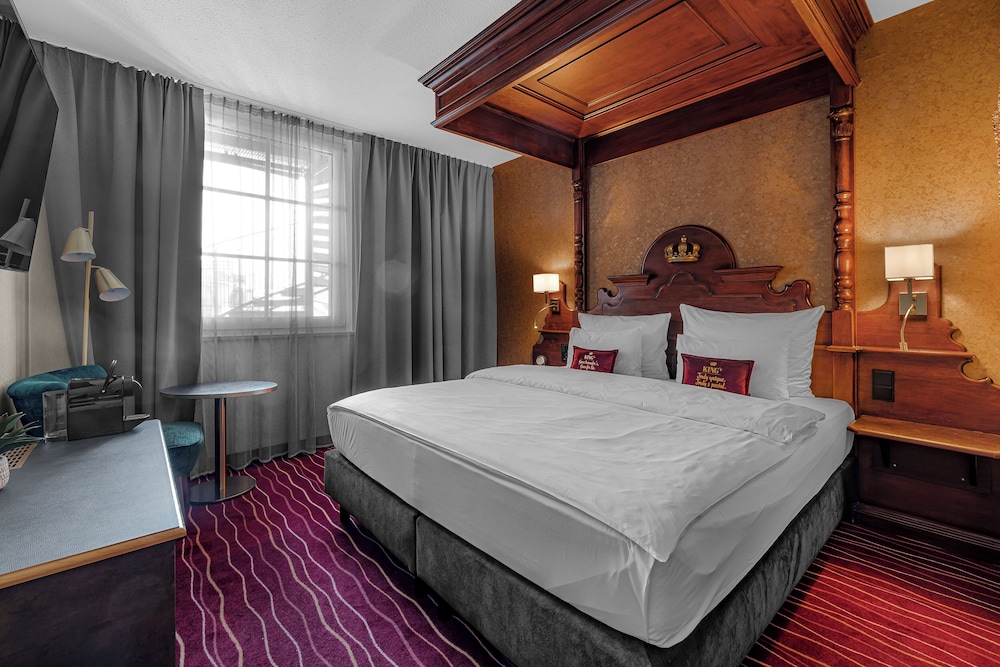Kings First Class Hotel 37/77