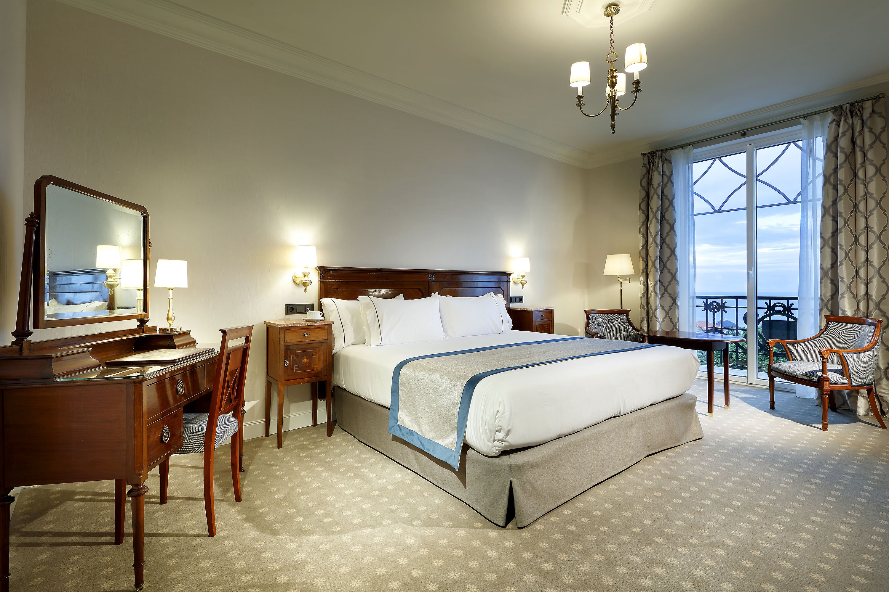 Eurostars Hotel Real 28/76