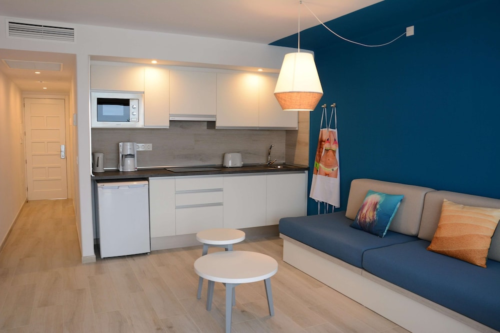 R2 Bahia Kontiki Beach Aparthotel 12/60