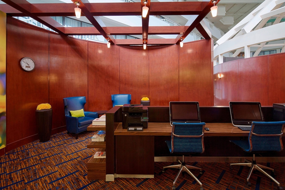Courtyard by Marriott Columbus West 33/39