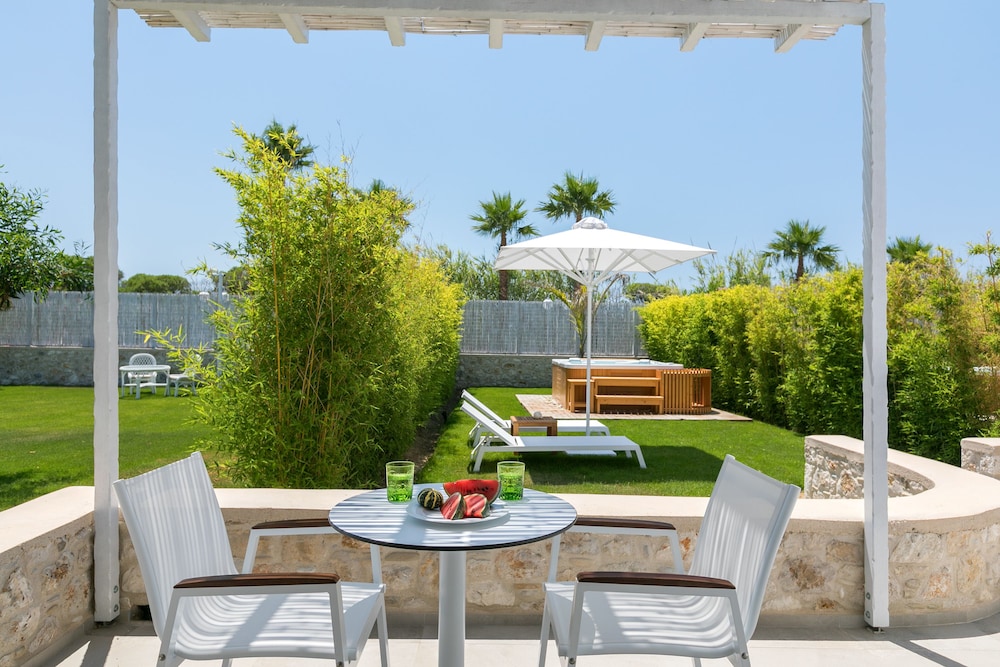 White Pearls Luxury Suites - Adults Only 44/69
