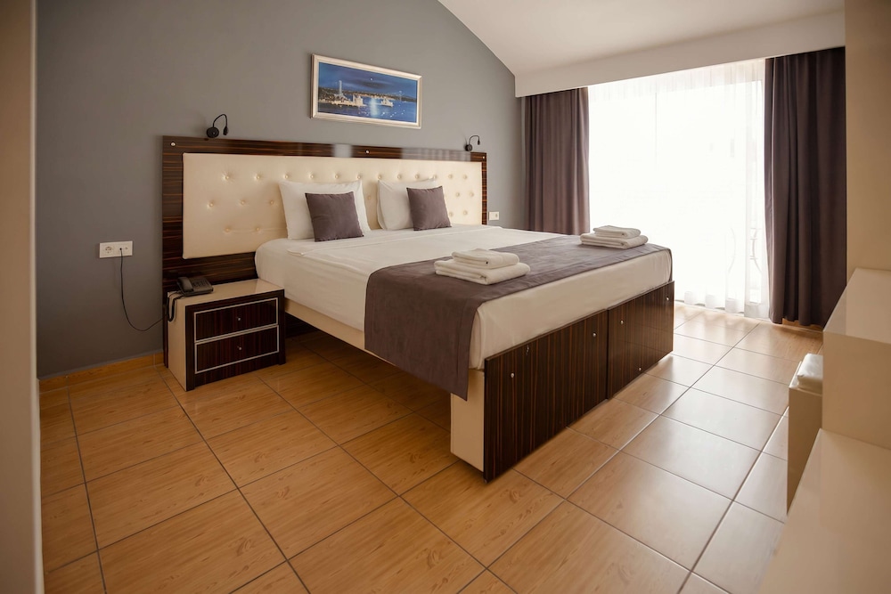 Nora Suit Hotel 18/50