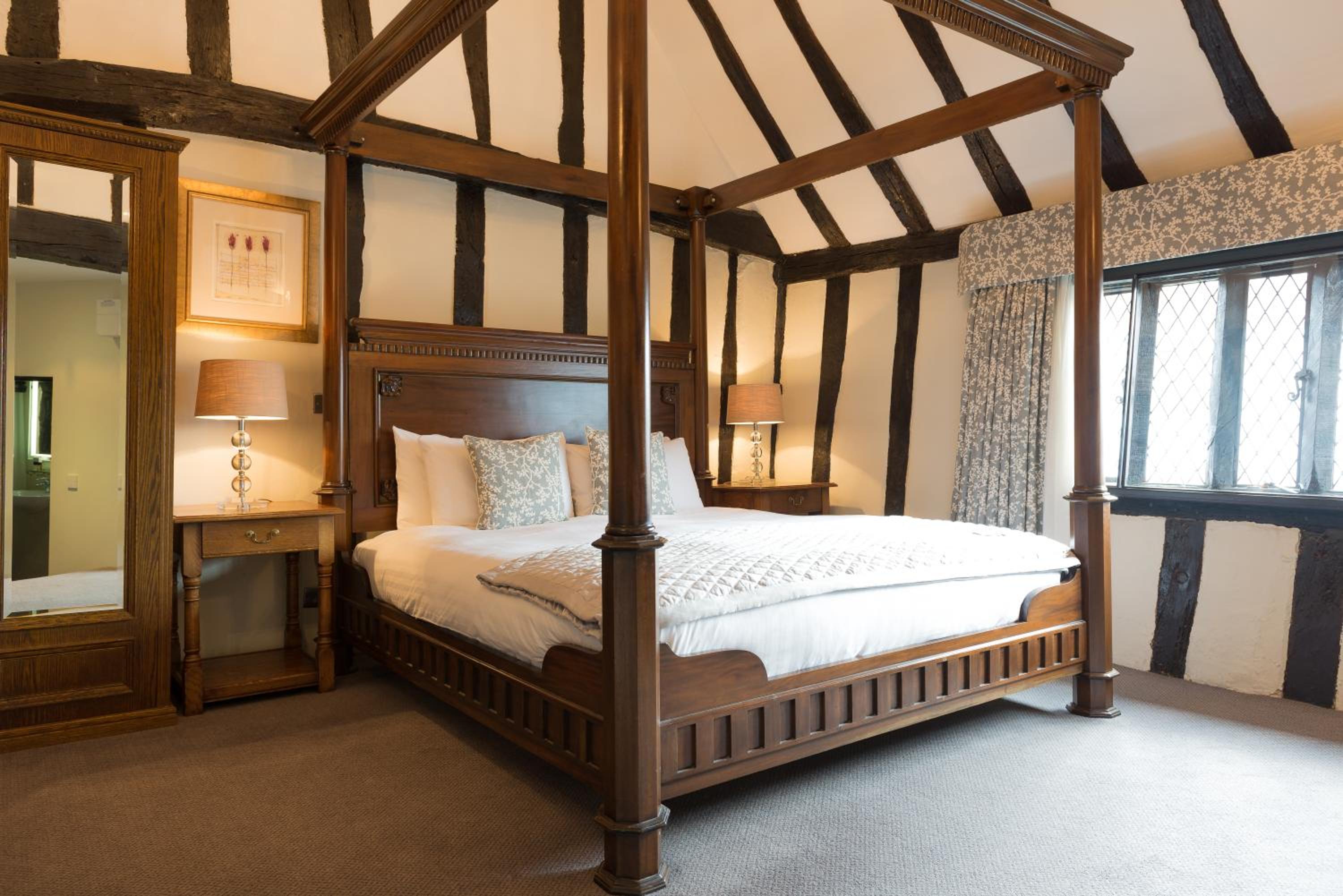 Feature, Double Bed