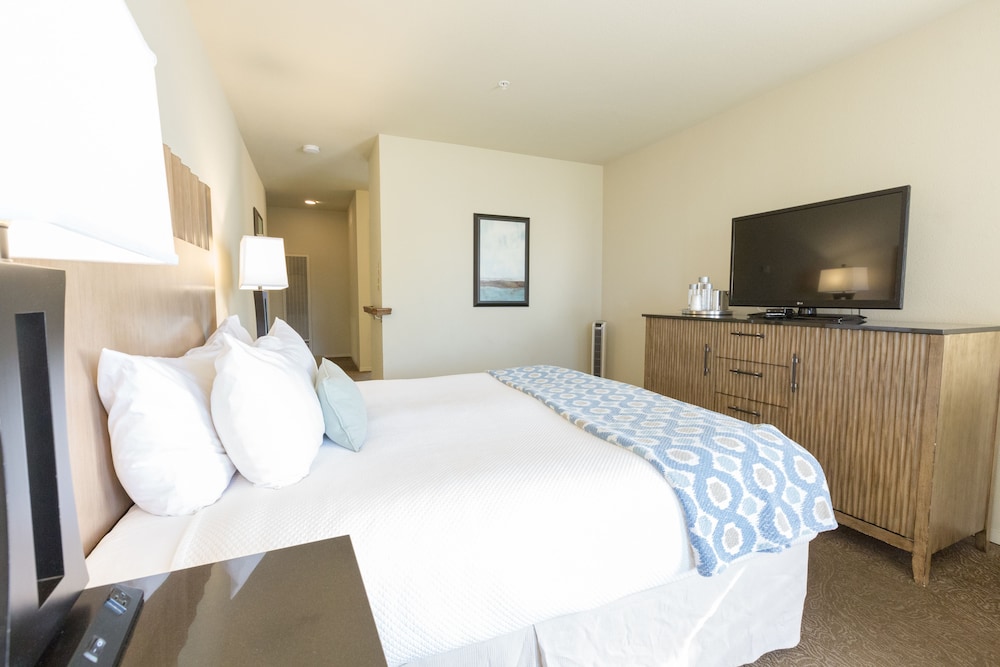 Cambria Landing Inn & Suites 10/35