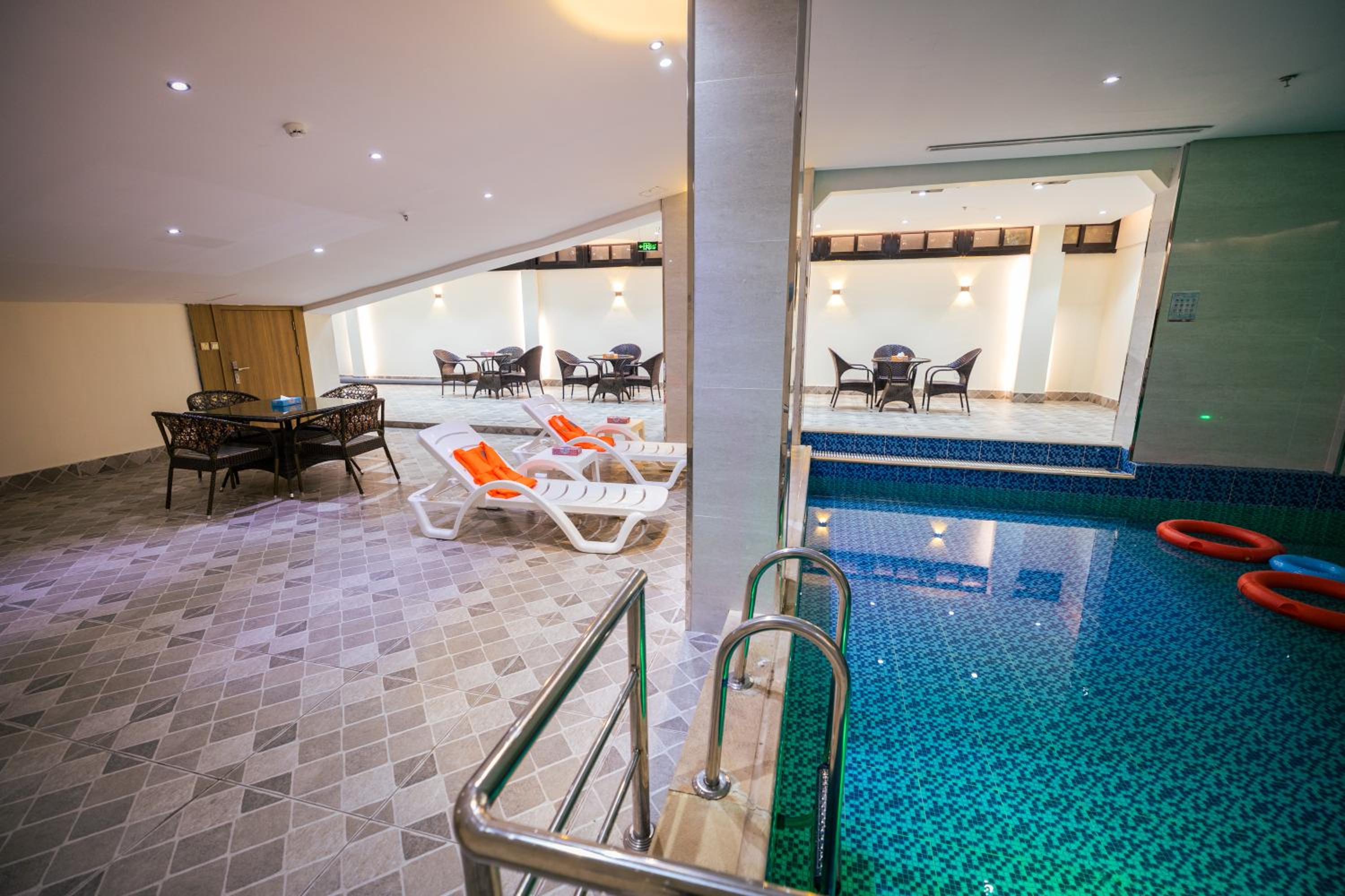 فندق ميرنيان(Mirnian Hotel) 20/40
