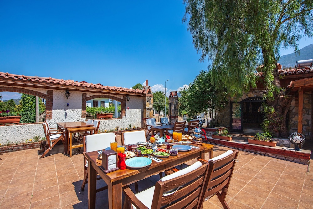 Mese Suites 14/24