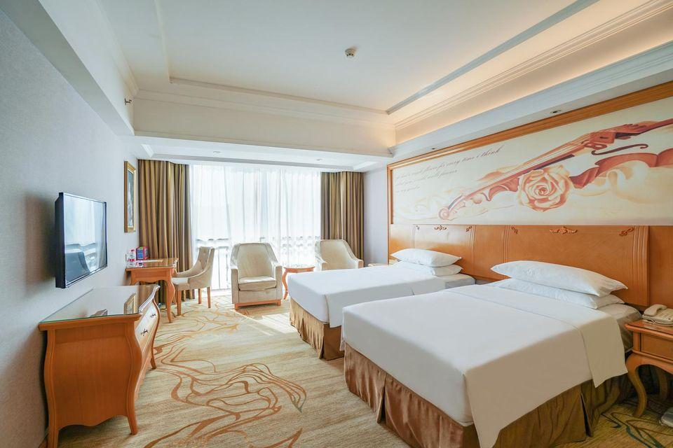 Business, Twin Beds