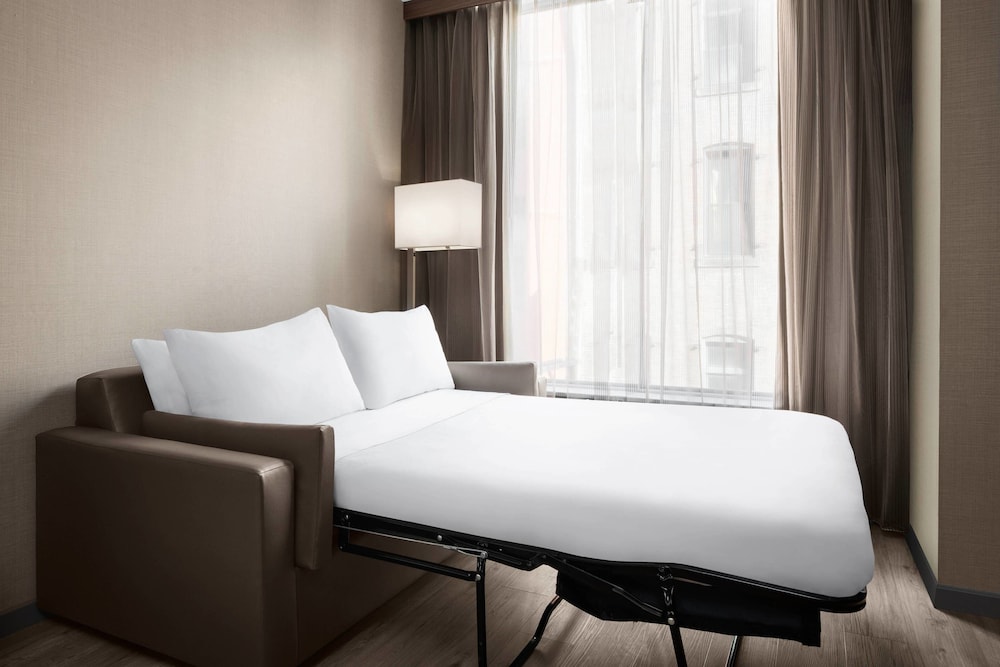 AC Hotel Pittsburgh Downtown 24/62
