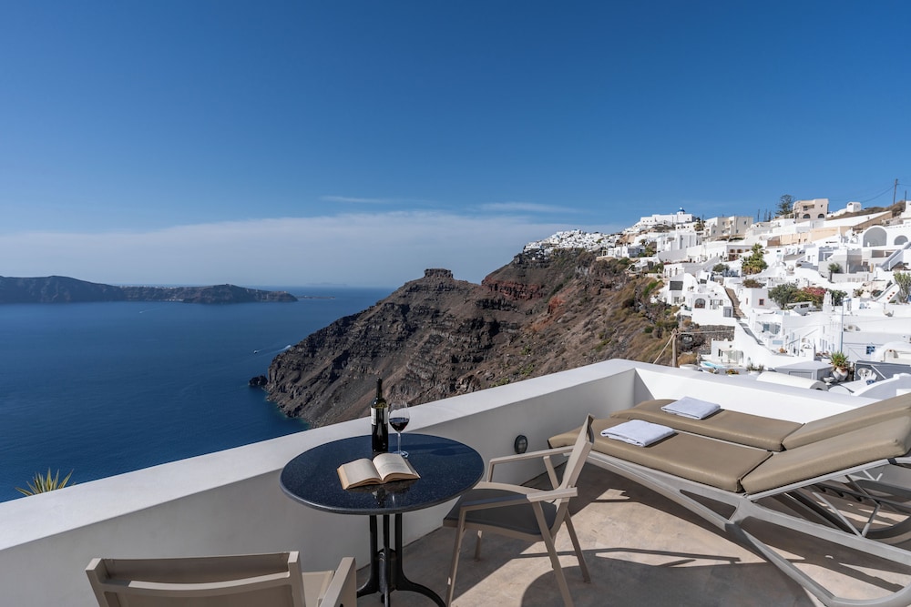 Cliff Side Suites Hotel 49/62