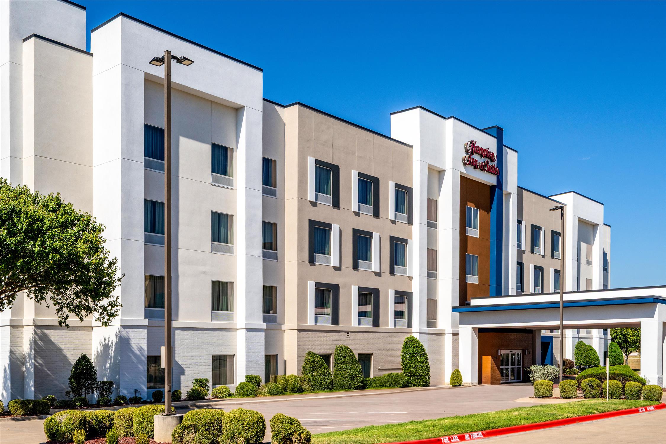 Hampton Inn And Suites Waxahachie 3/76