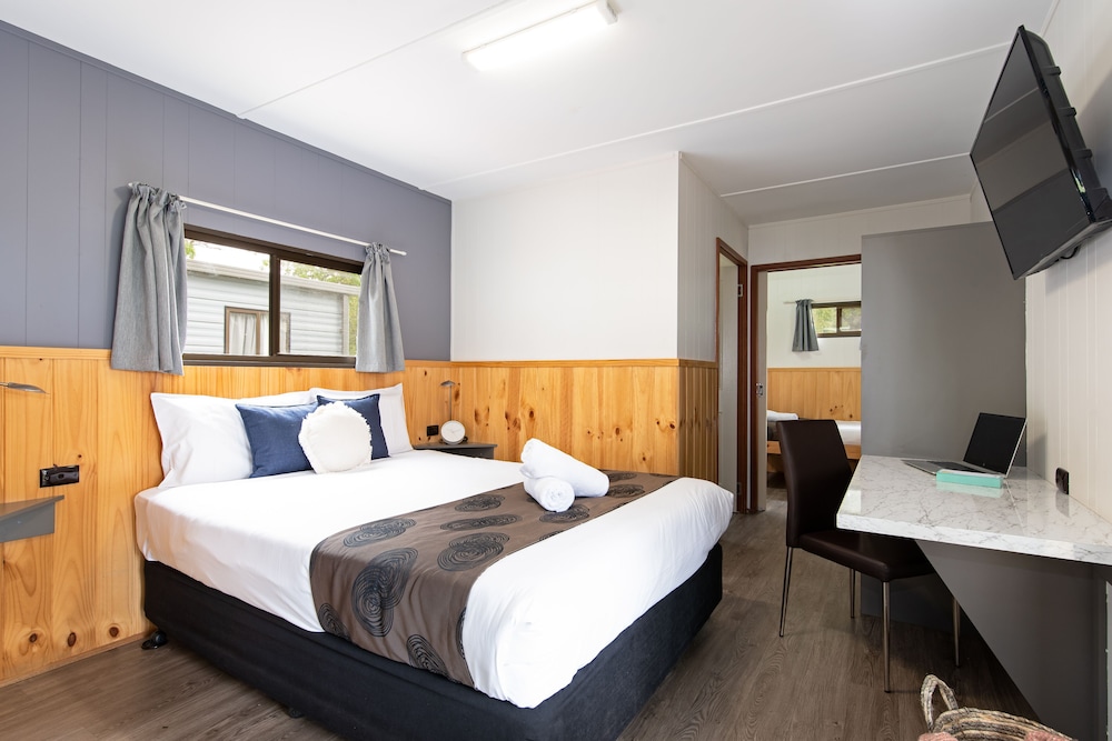 Adelaide Caravan Park 24/67