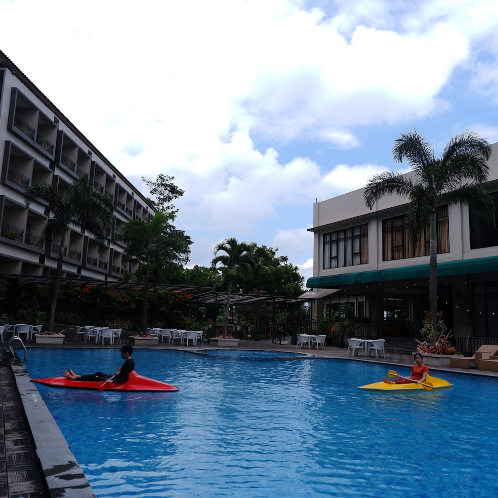 The Green Peak, ARTOTEL Curated in Megamendung