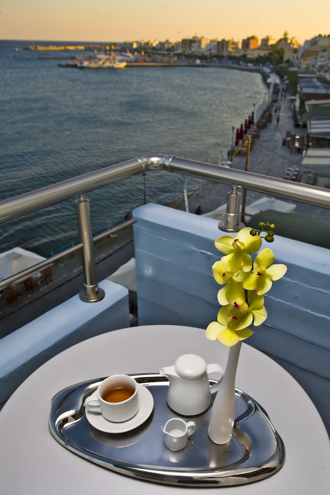 Astron Hotel 34/50