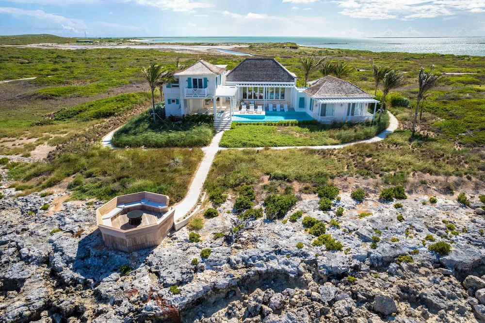 Ambergris Cay 25/48