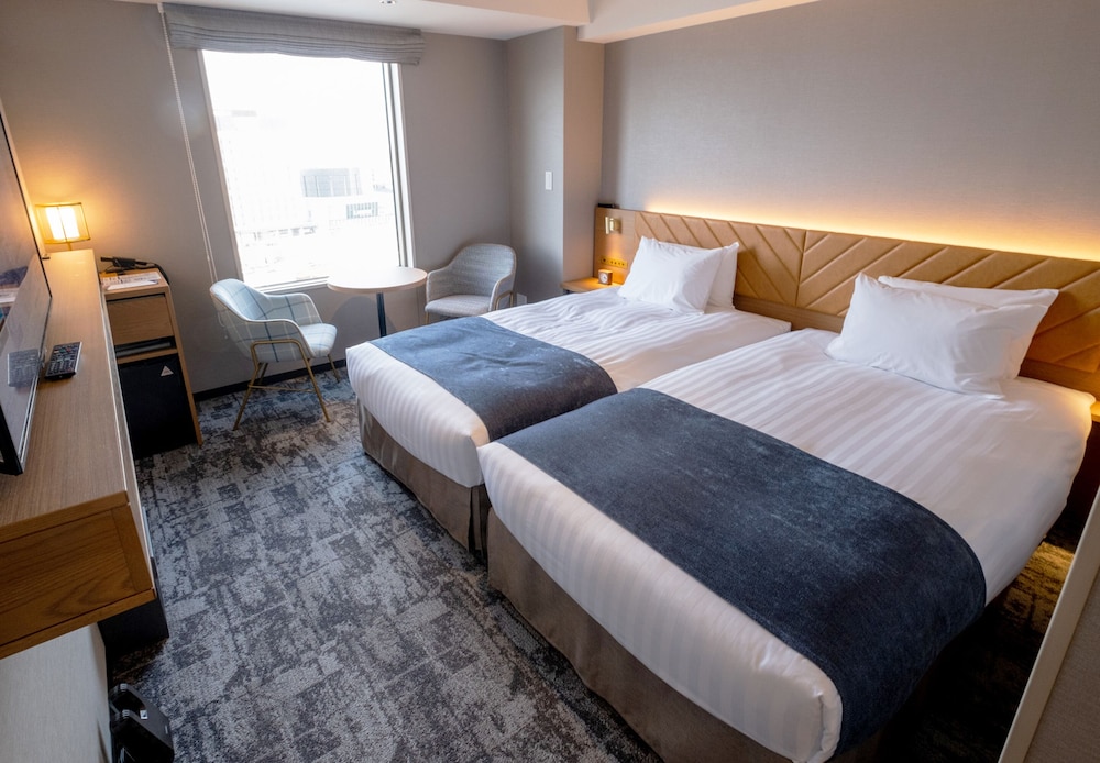 HOLLYWOOD, SINGLE, TWIN BEDS