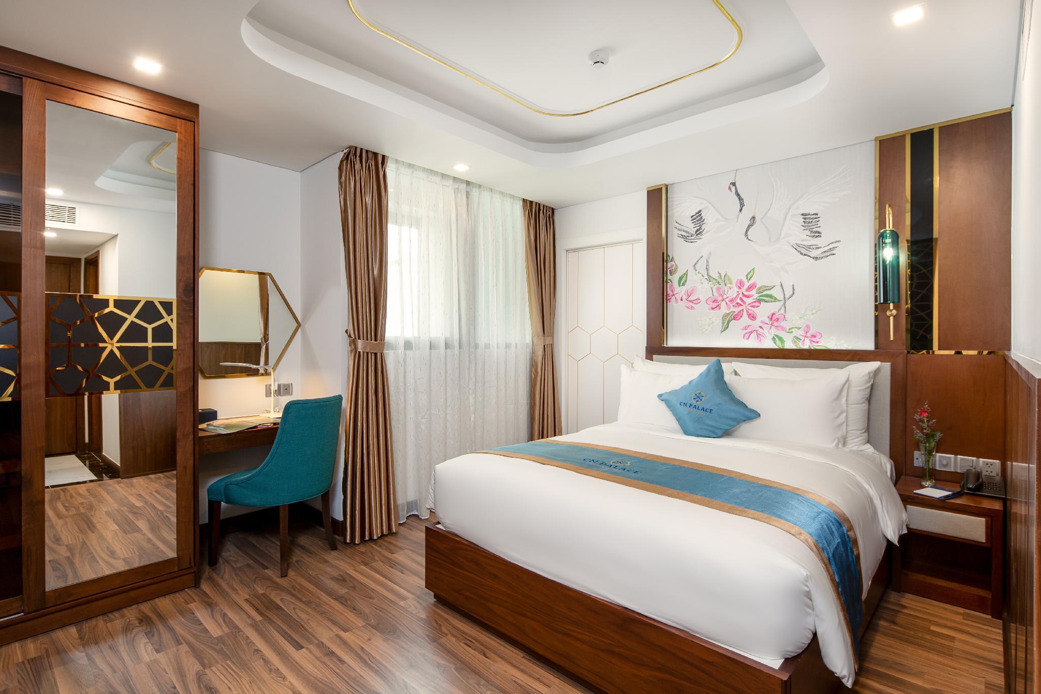 Superior, Double Bed, City Side