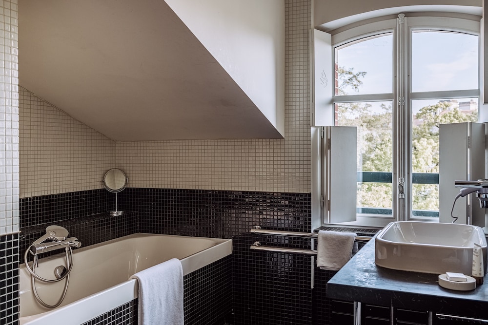 VILLA MIRASOL 39/41
