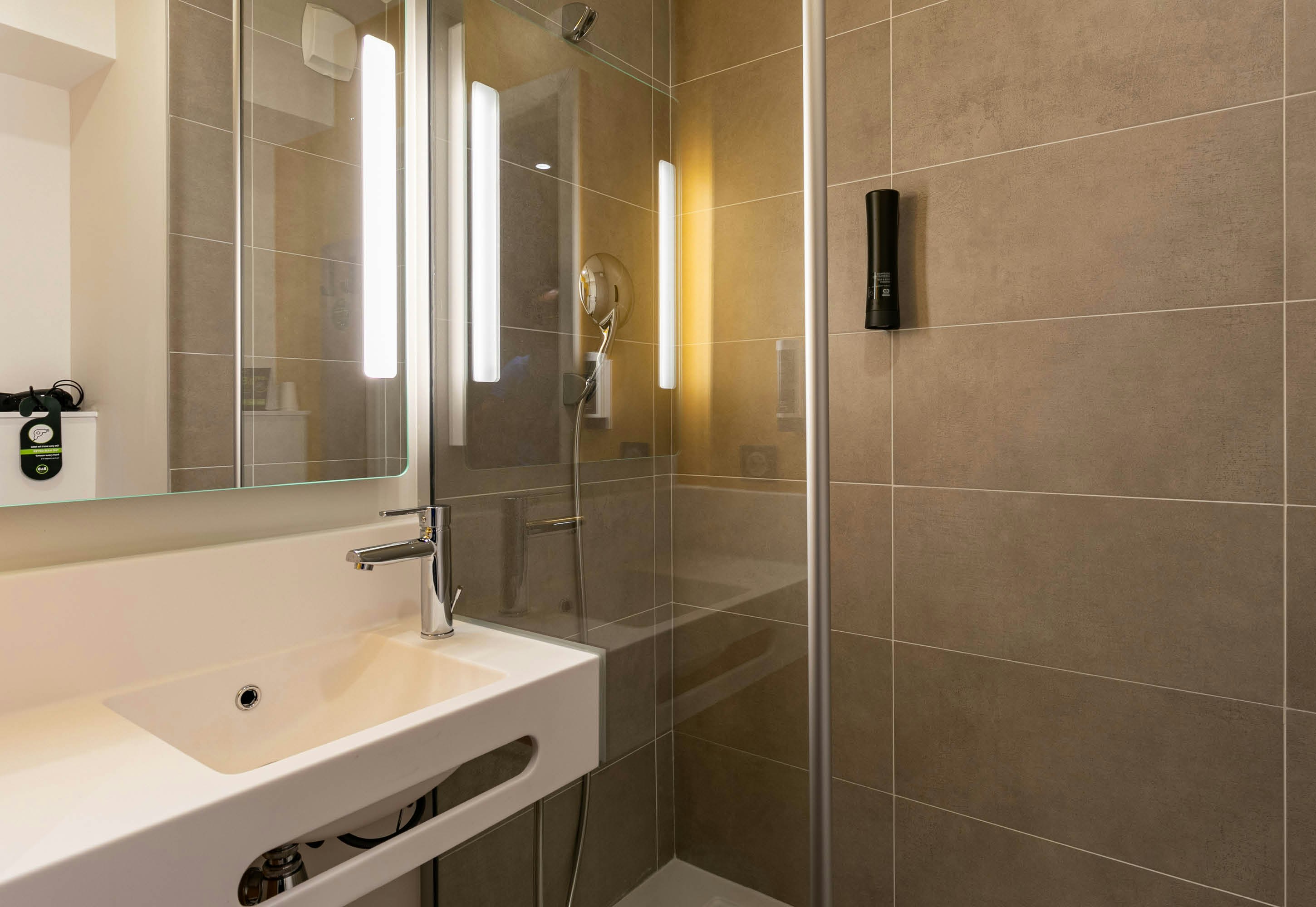B&B Hotel Mulhouse Bale Aeroport 34/35