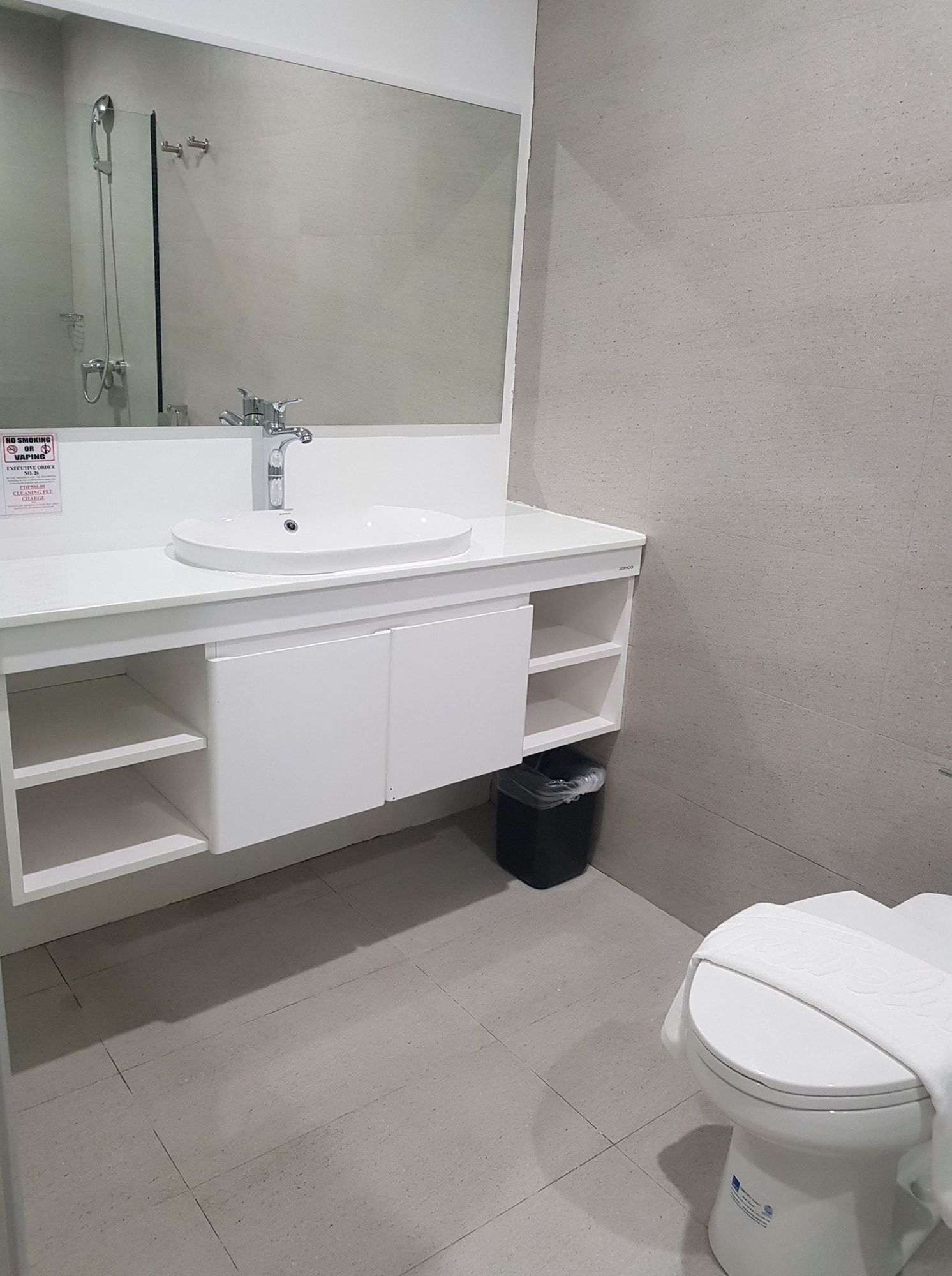 غرفة قياسية بسرير كوين، Travelite Hotel Legarda 3/3