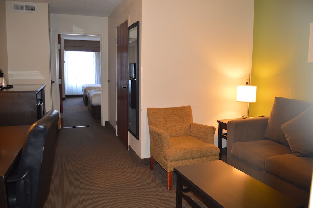 Sleep Inn & Suites Virginia Horse Center 40/53