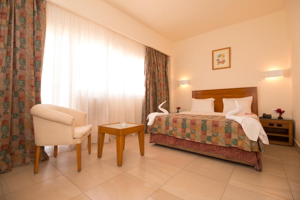 Hapi Hotel 13/68