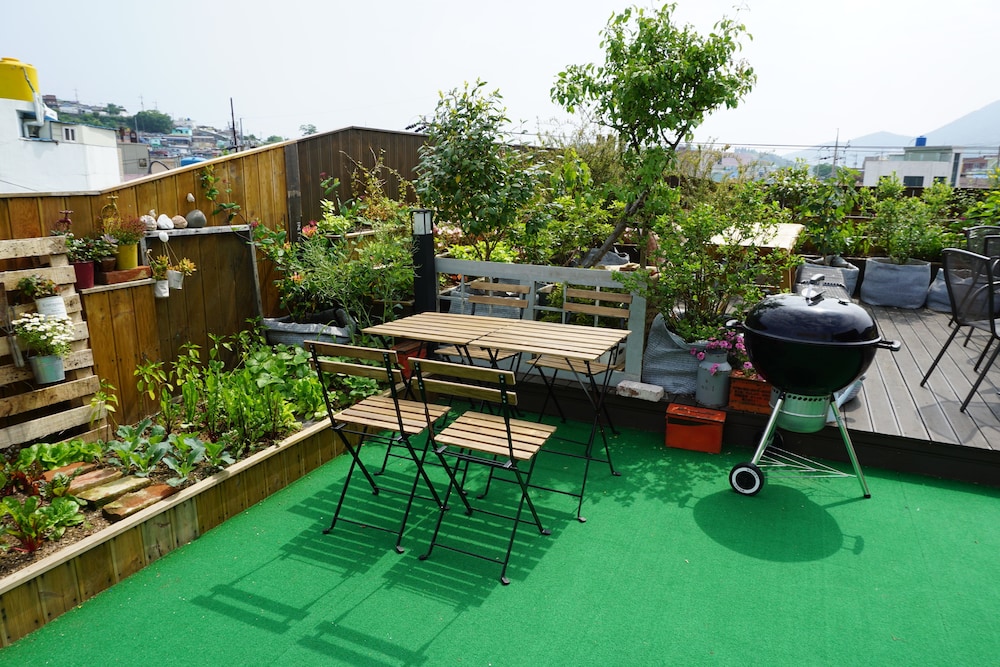 Grim Garden Guest House 26/38
