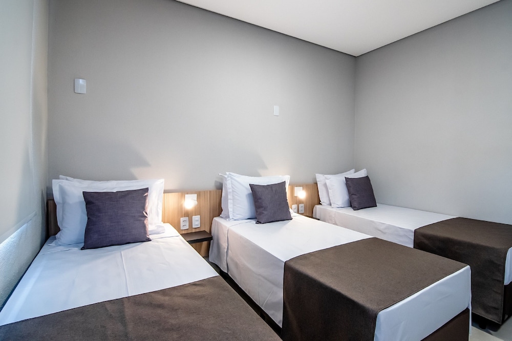 Hotel Santa Cruz 6/48