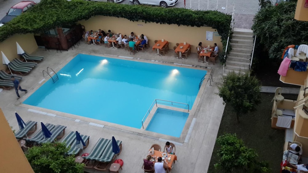 Caner Hotel 6/38