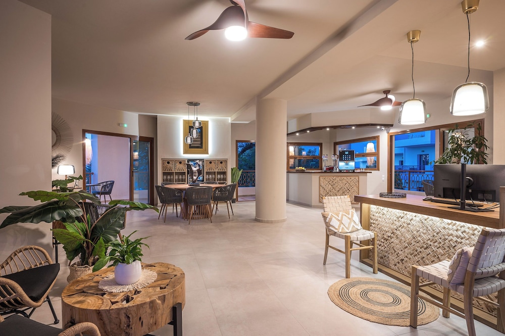 Cretan Seaside Boutique Hotel 25/50