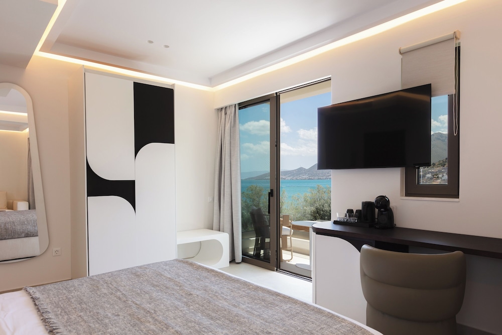 Naiades Beach Hotel – Adults Only 115/132