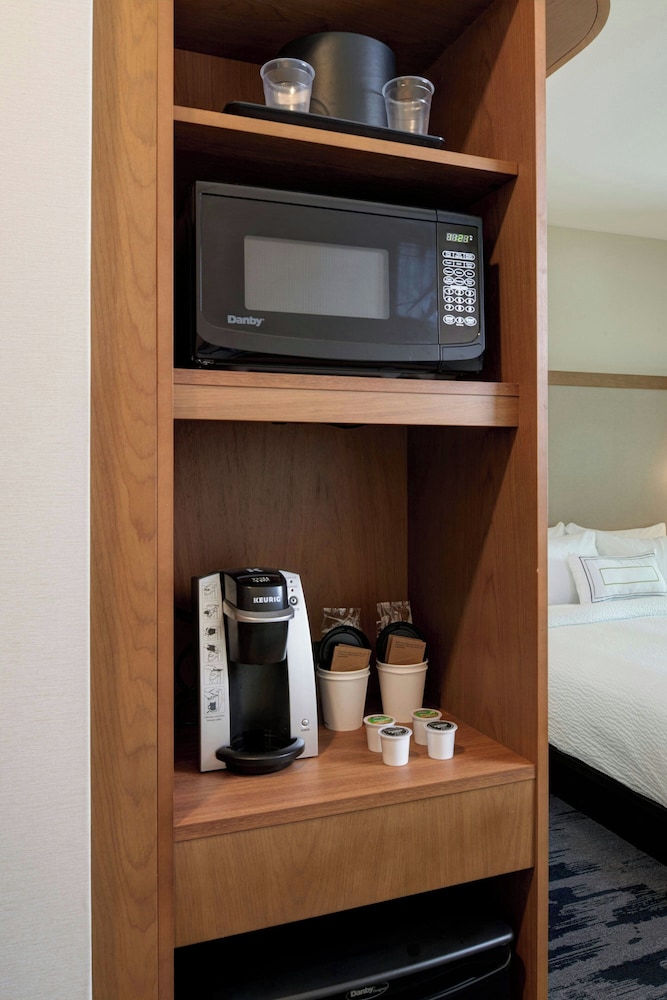 Fairfield Inn And Suites Columbus In 27/50