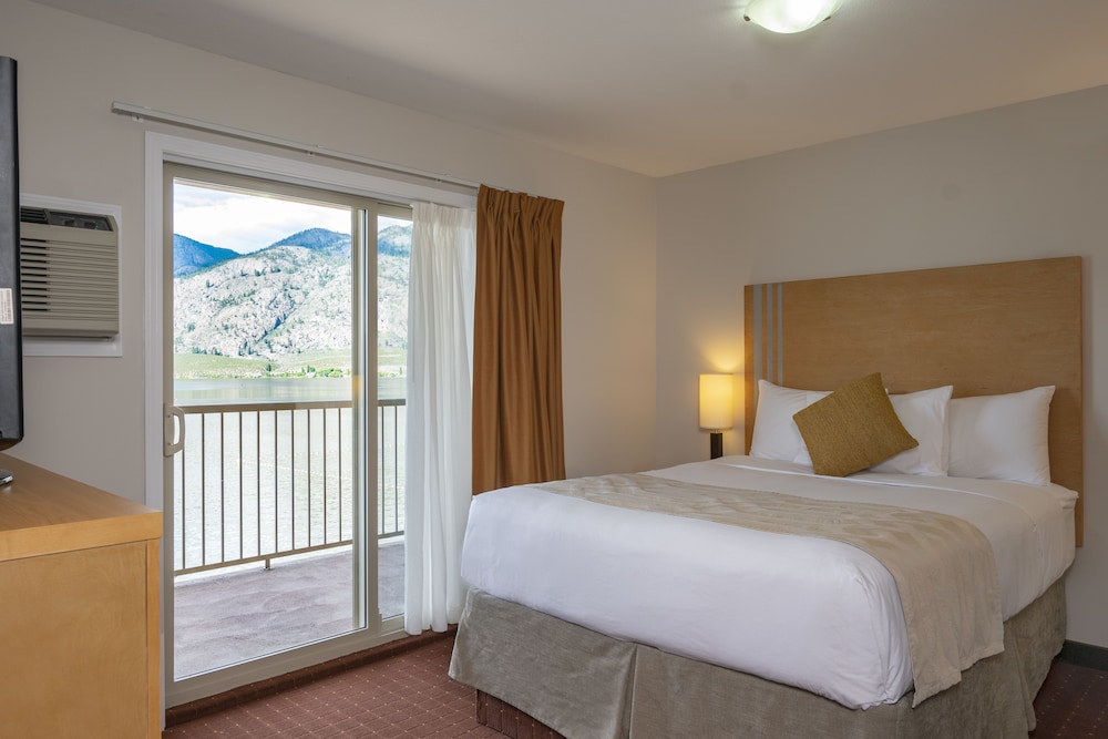 Coast Osoyoos Beach Hotel 9/50