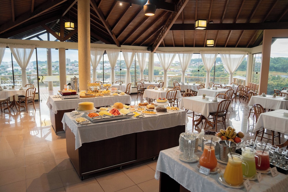 Hotel Lago Dourado 40/64