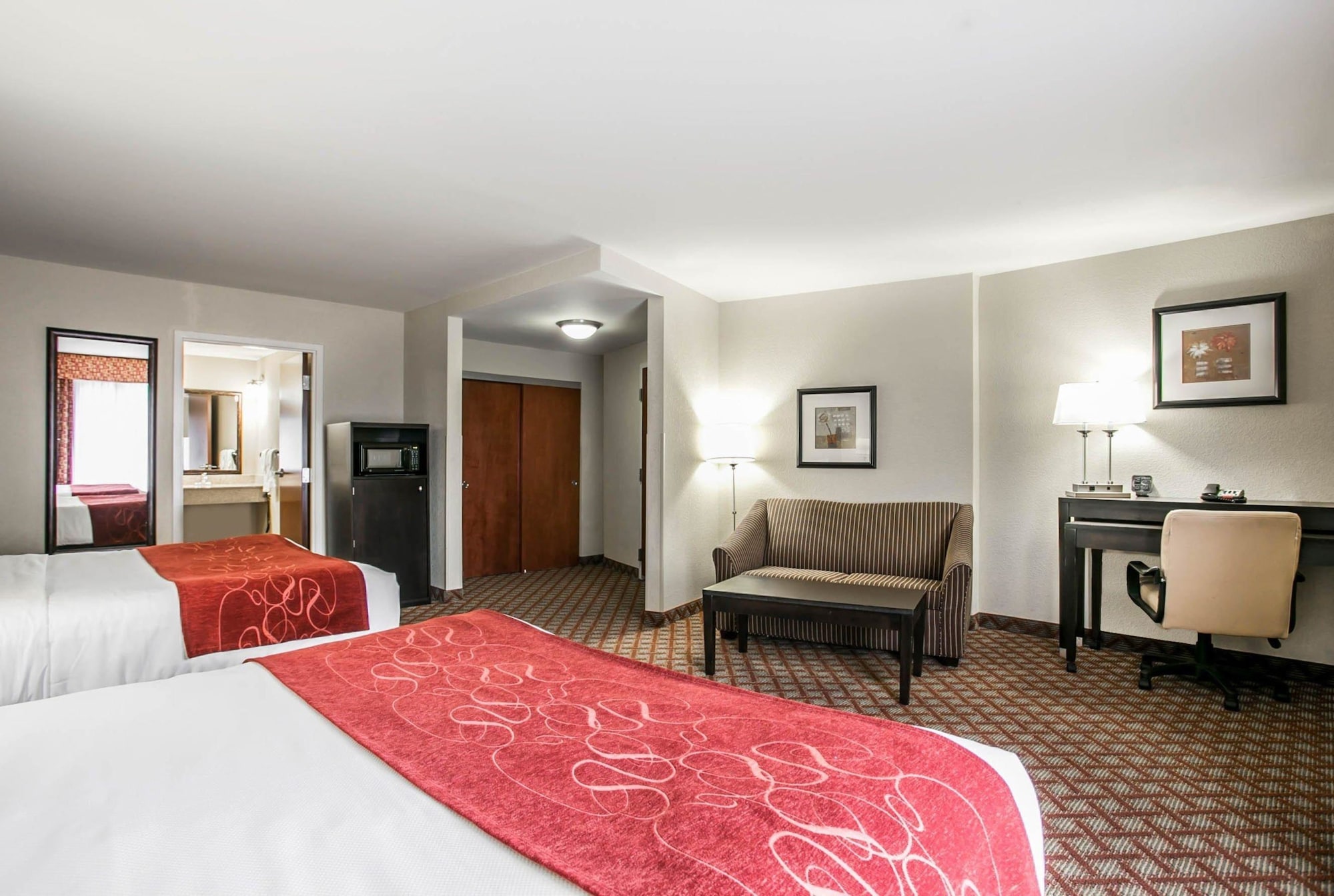 SUITE, 2 QUEEN BEDS, SOFA, ACCESSIBLE