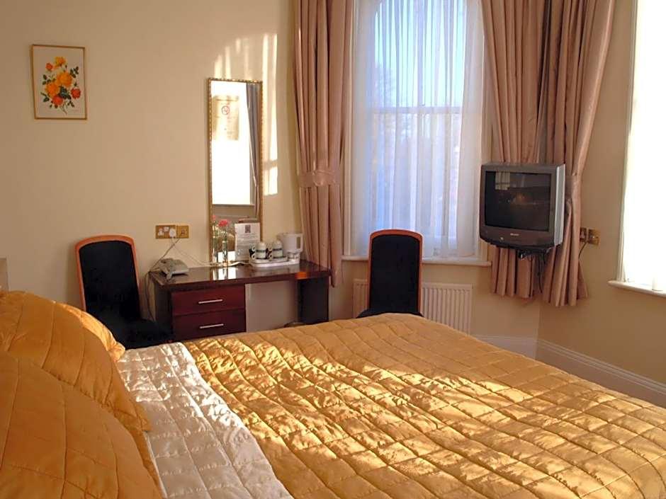 Gatwick Cambridge Hotel 32/53