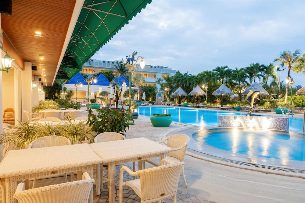 Andaman Beach Suites Hotel 38/69