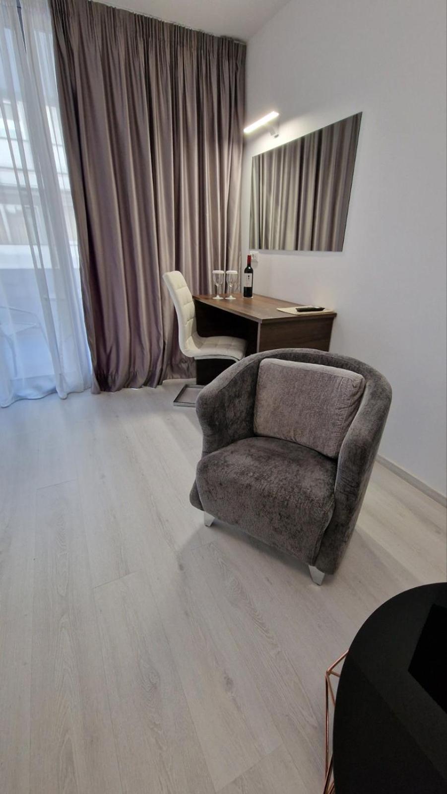 Junior Suite, King Bed, INTERNATIONAL ATENE HOTEL 4/7