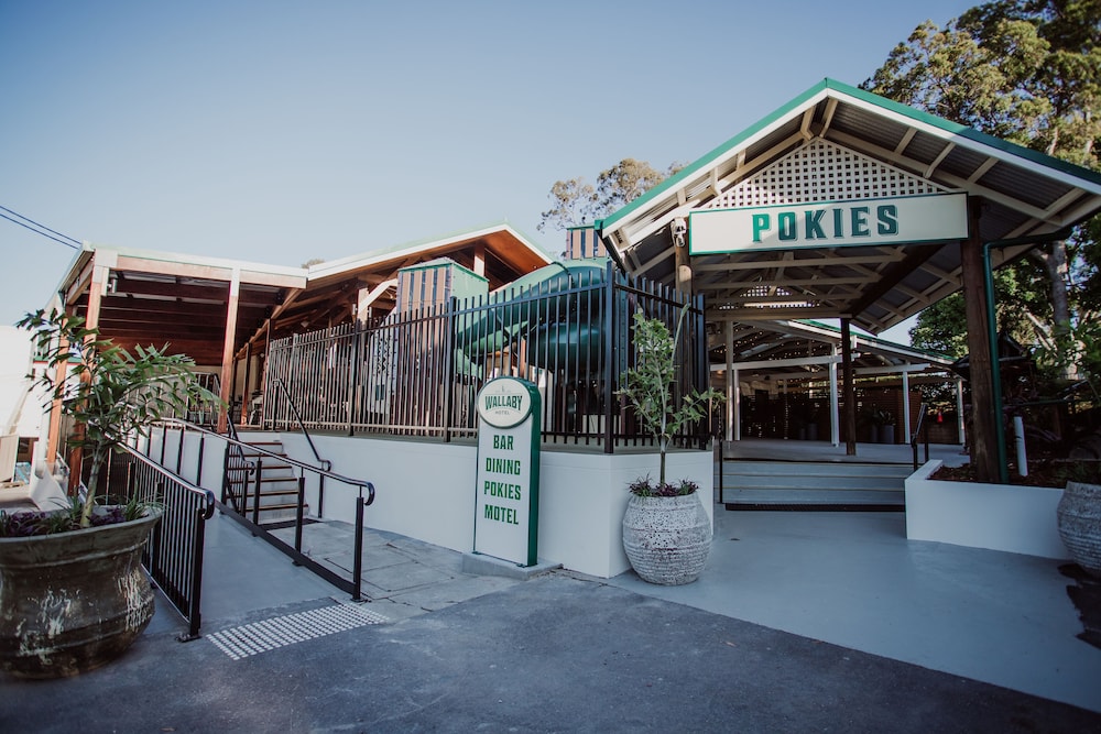 Wallaby Hotel 3/34