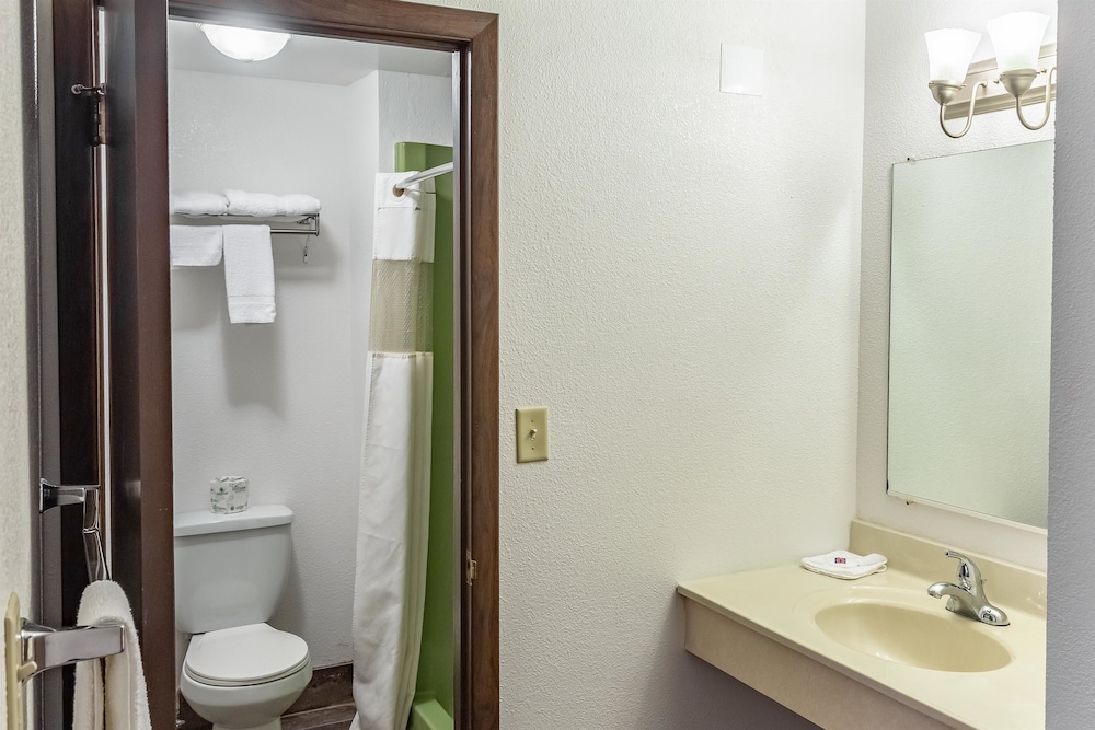Motel6 Fond Du Lac, WI 12/52